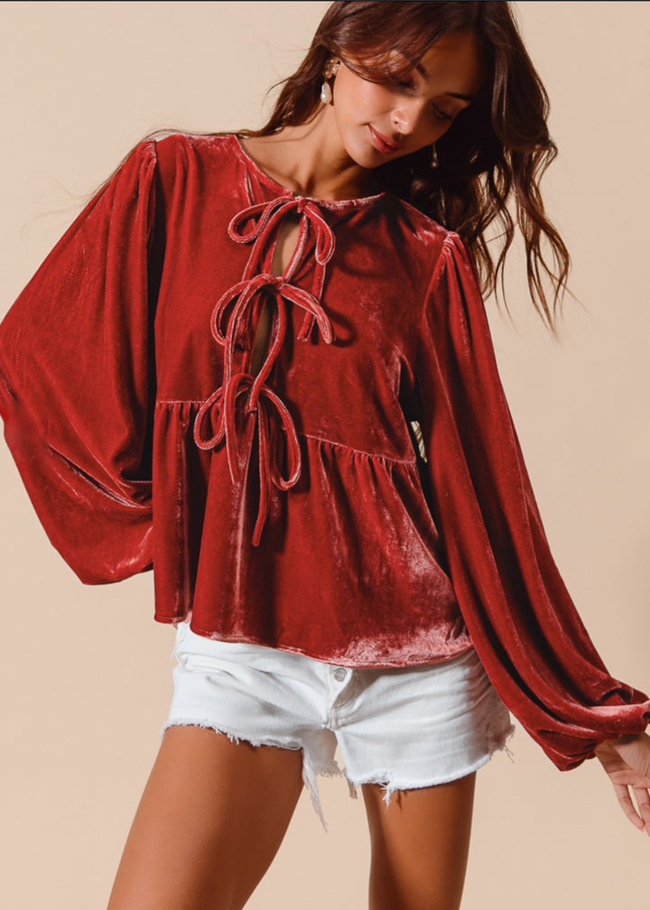 Carmine_women_svelvettiefrontp